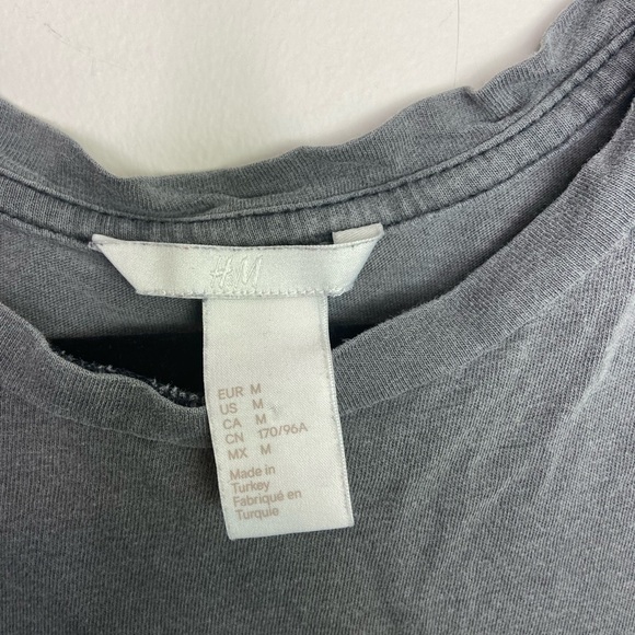 Womens graphic t shirt size medium - Picture 3 of 6